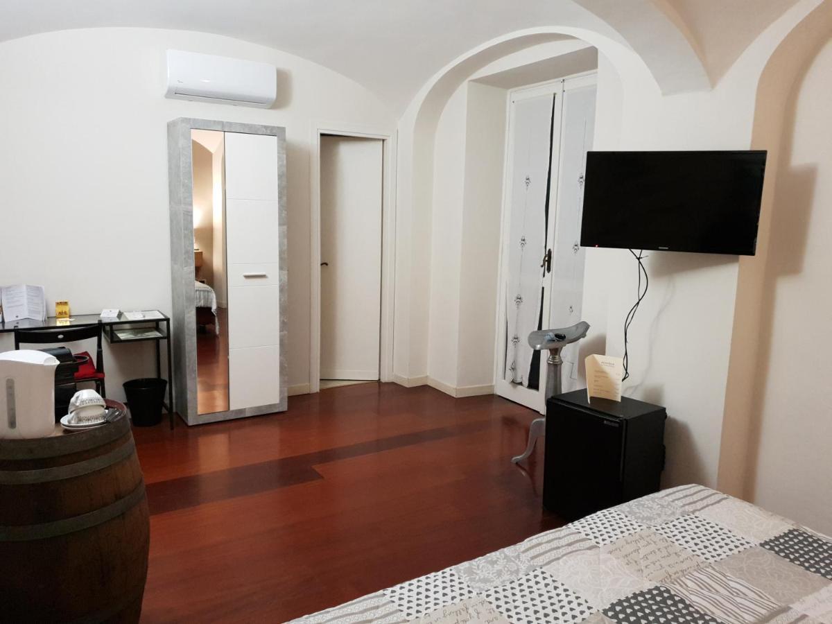 Ristorante Albergo Corona Novi Ligure Dış mekan fotoğraf