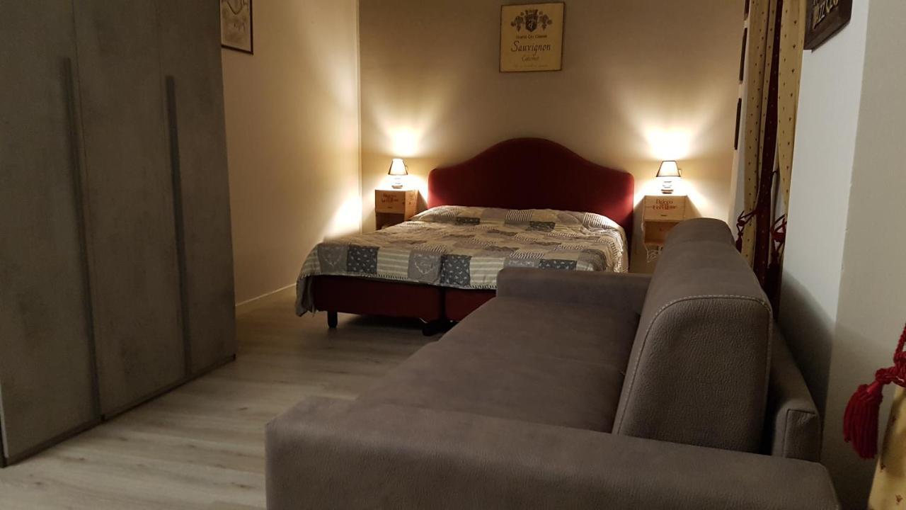 Ristorante Albergo Corona Novi Ligure Dış mekan fotoğraf