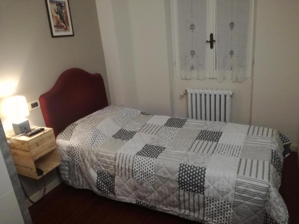 Ristorante Albergo Corona Novi Ligure Dış mekan fotoğraf