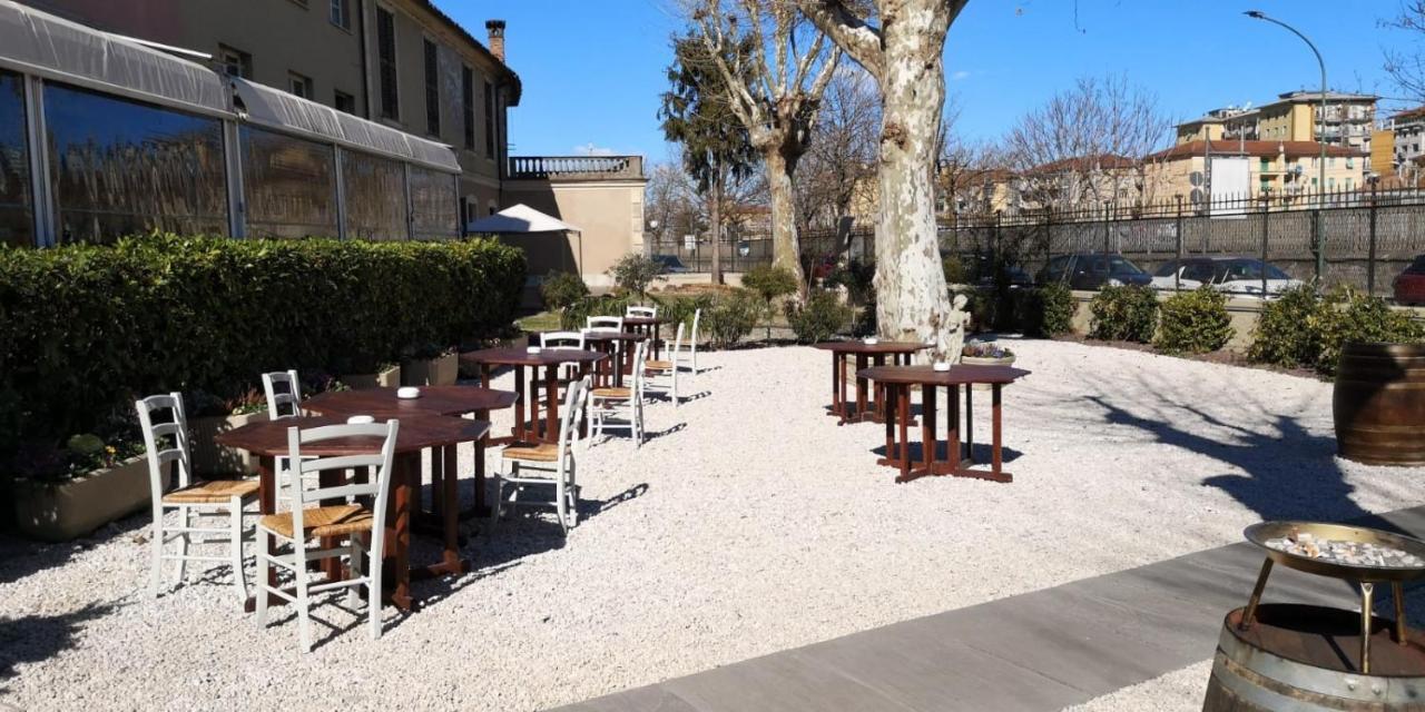 Ristorante Albergo Corona Novi Ligure Dış mekan fotoğraf