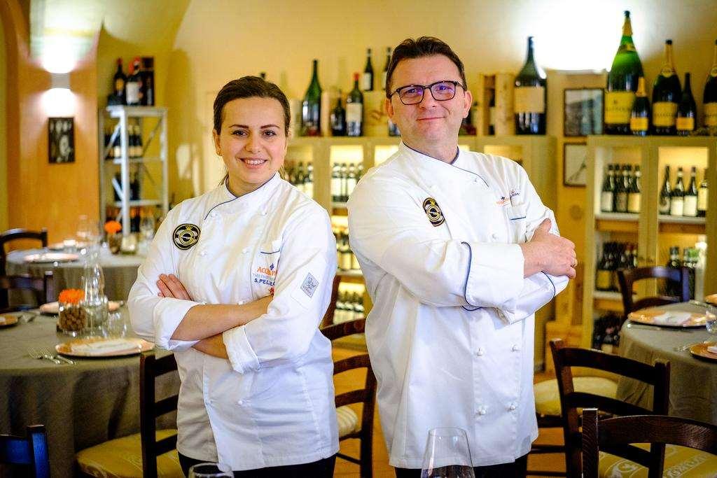 Ristorante Albergo Corona Novi Ligure Restoran fotoğraf